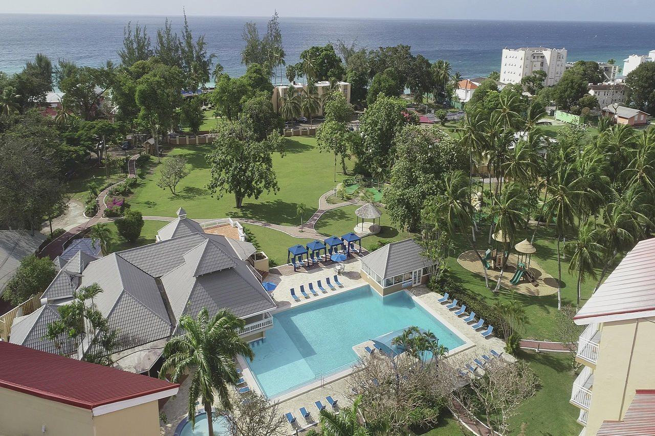 Divi Southwinds Beach Resort Christ Church Exterior foto
